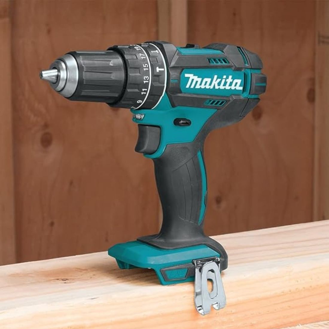 Kit complet de înșurubare profesional – 45 de accesorii și 2 baterii